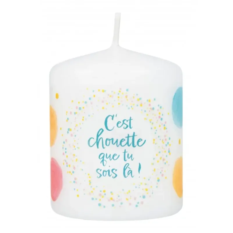 Petite bougie avec motif pois et texte "C'est chouette que tu sois là!"