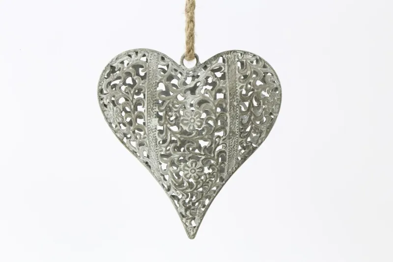 Coeur en fonte gris/blanc avec motifs floraux